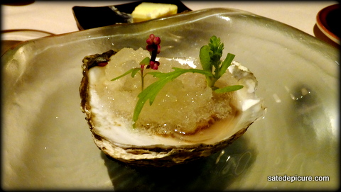 8-belon-oyster-meyer-lemon-seaweed-ice